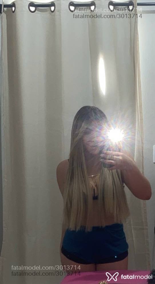 Acompanhante mulher loira (o) de olhos castanhos - Laís Barbosa