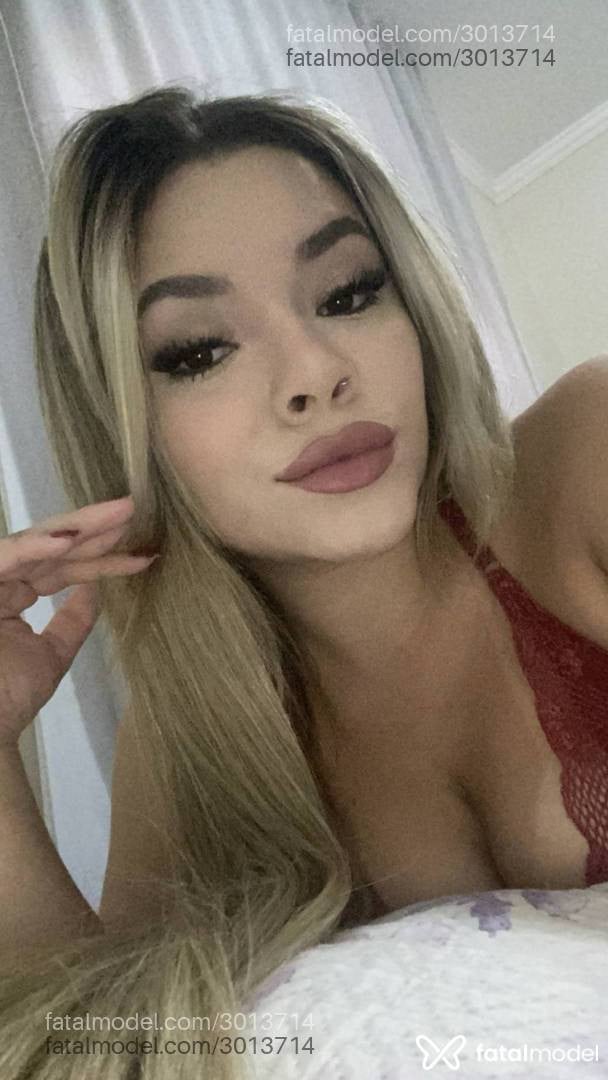 Acompanhante mulher loira (o) de olhos castanhos - Laís Barbosa