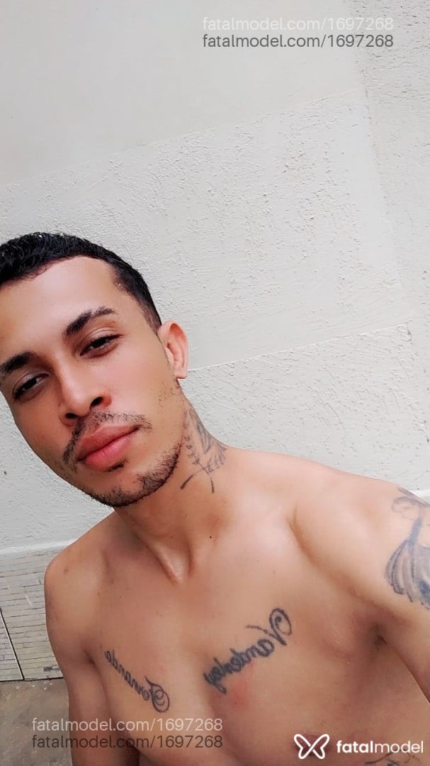 Acompanhante homem com cabelo castanho de olhos castanhos em Mineiros - Phl