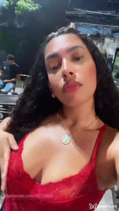 Acompanhante mulher morena (o) de olhos castanhos em Macaé Acompanhante mulher morena (o) de olhos castanhos em Macaé - Samanta