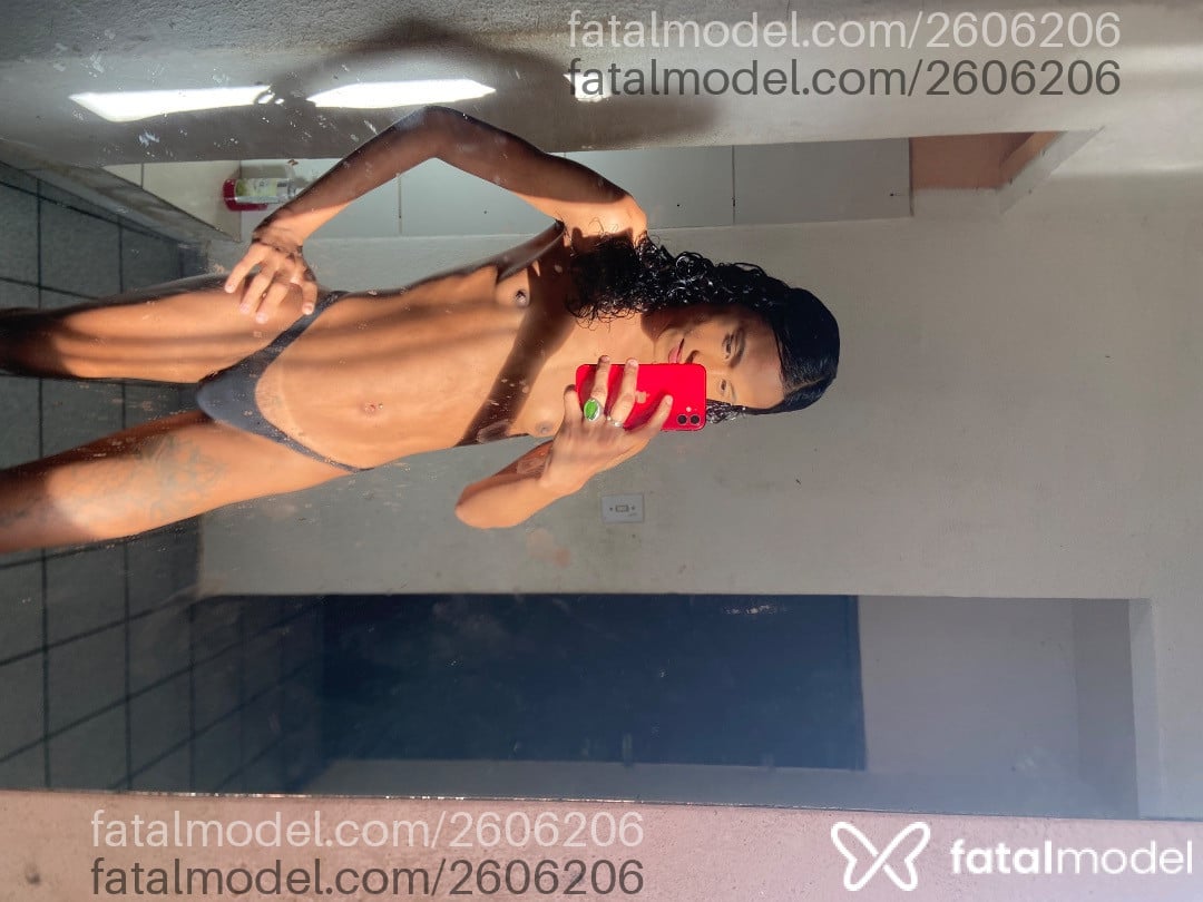 Acompanhante mulher trans com cabelo castanho de olhos castanhos em Serra - Victtoria Kay