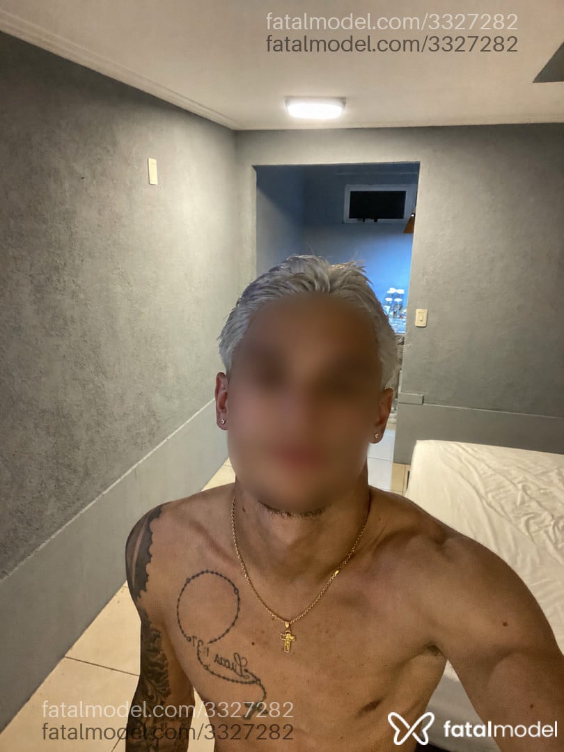 Acompanhante homem loira (o) de olhos castanhos em Palhoça Acompanhante homem loira (o) de olhos castanhos em Palhoça - Gabriel