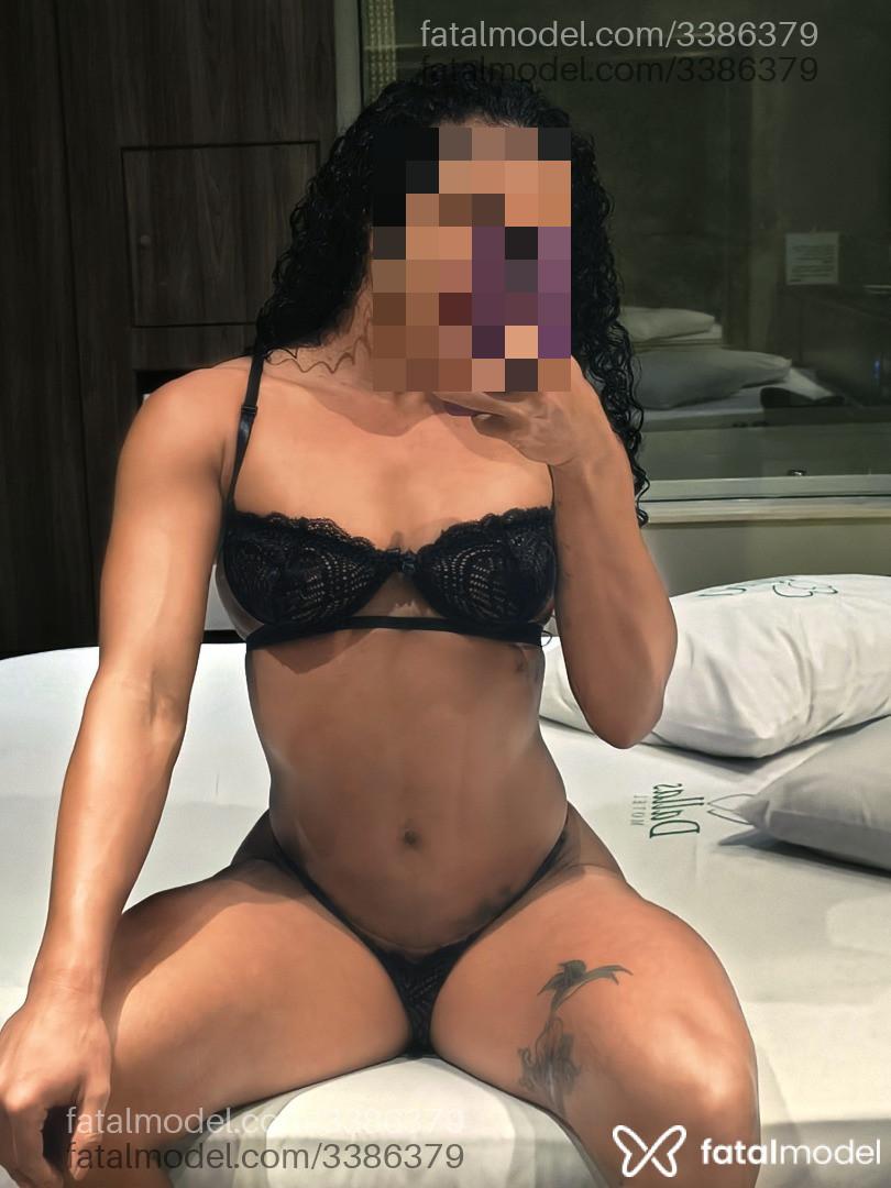 Acompanhante mulher morena (o) de olhos pretos - Fernanda