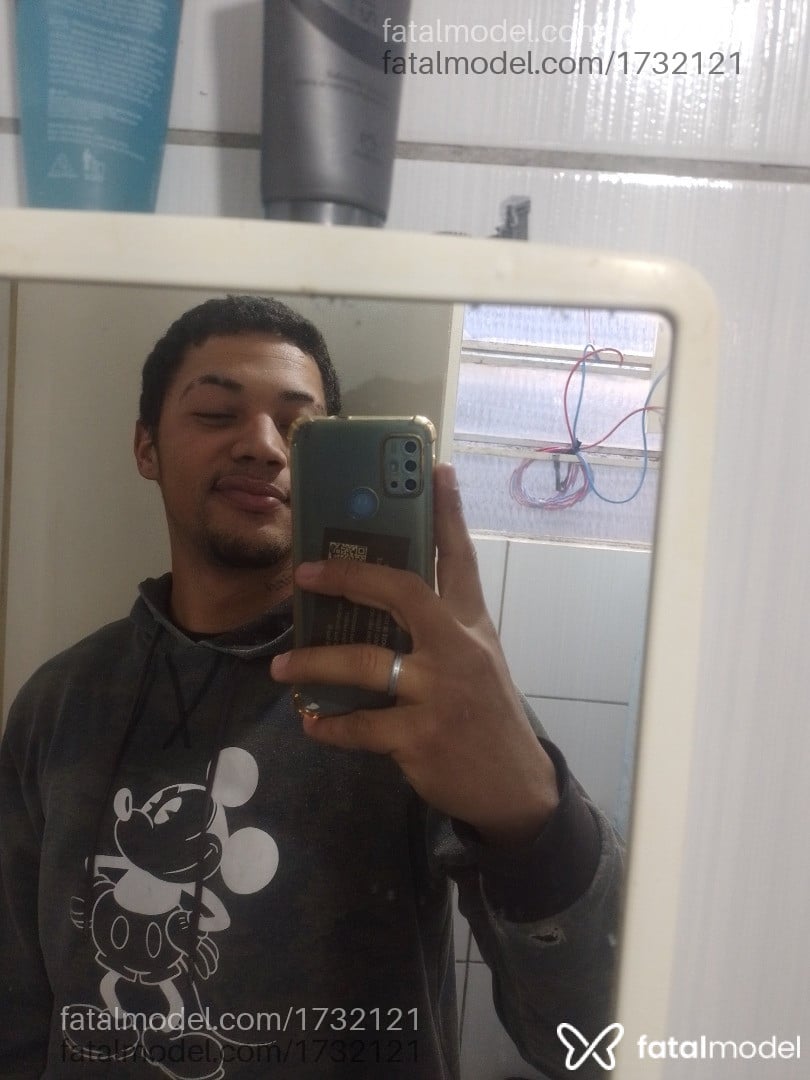Acompanhante homem morena (o) de olhos castanhos em Canoas - Bigboy