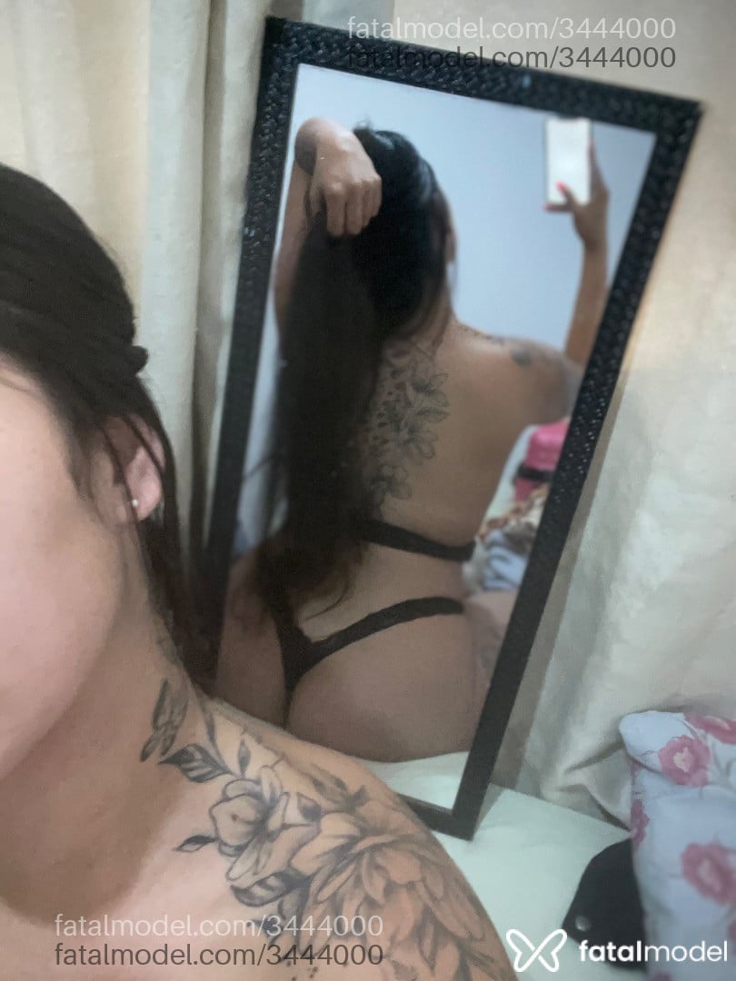 Acompanhante mulher morena (o) de olhos mel em São Paulo Acompanhante mulher morena (o) de olhos mel em São Paulo - Allana