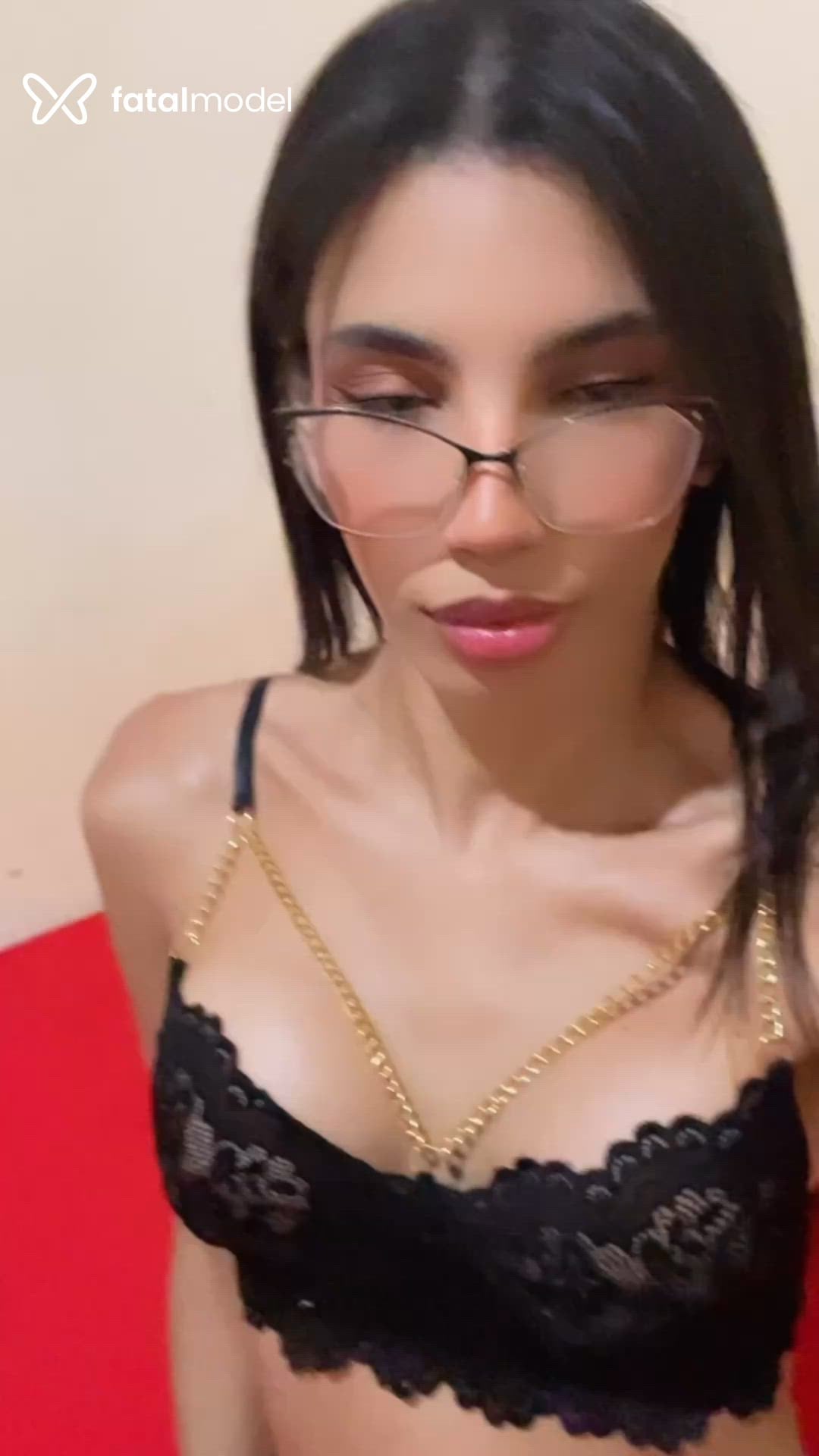 Acompanhante travesti com cabelo castanho de olhos pretos em Teófilo Otoni - Jhully