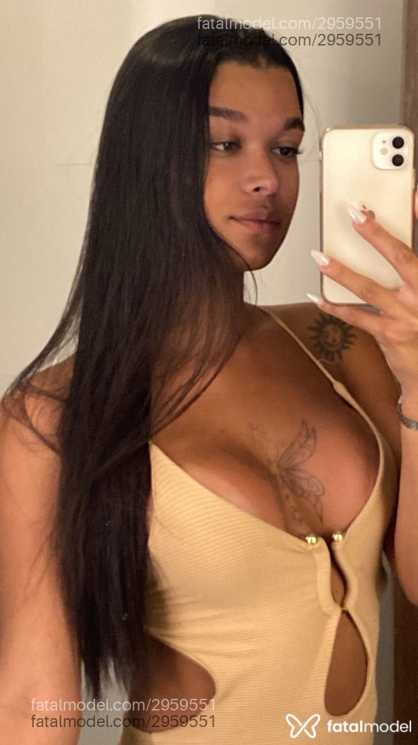Acompanhante mulher trans morena (o) de olhos castanhos em Rio de Janeiro - Nala