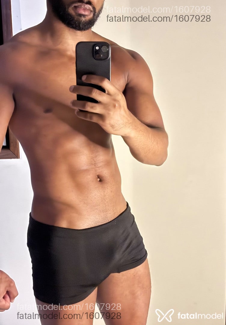 Acompanhante homem morena (o) de olhos pretos em Rio de Janeiro - Theo