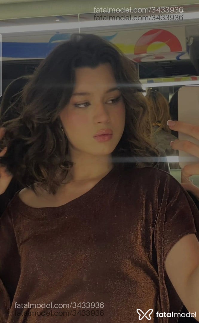 Acompanhante mulher trans morena (o) de olhos verdes - Valentina Montesi Acompanhante mulher trans morena (o) de olhos verdes - Valentina Montesi