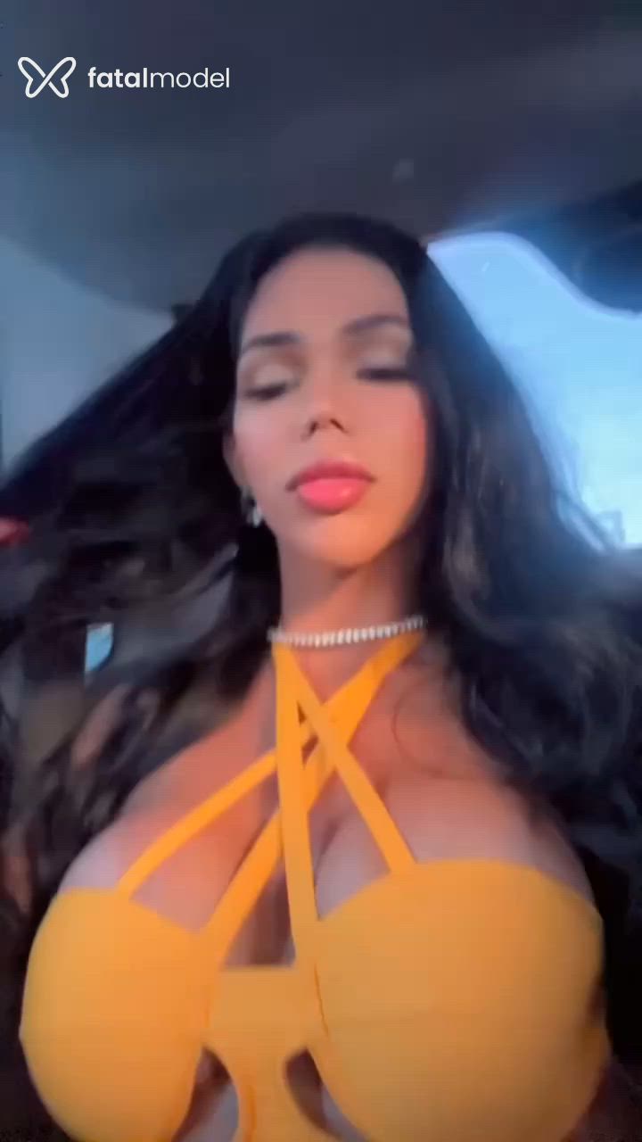 Acompanhante mulher trans morena (o) de olhos castanhos - Renatadotada Acompanhante mulher trans morena (o) de olhos castanhos - Renatadotada