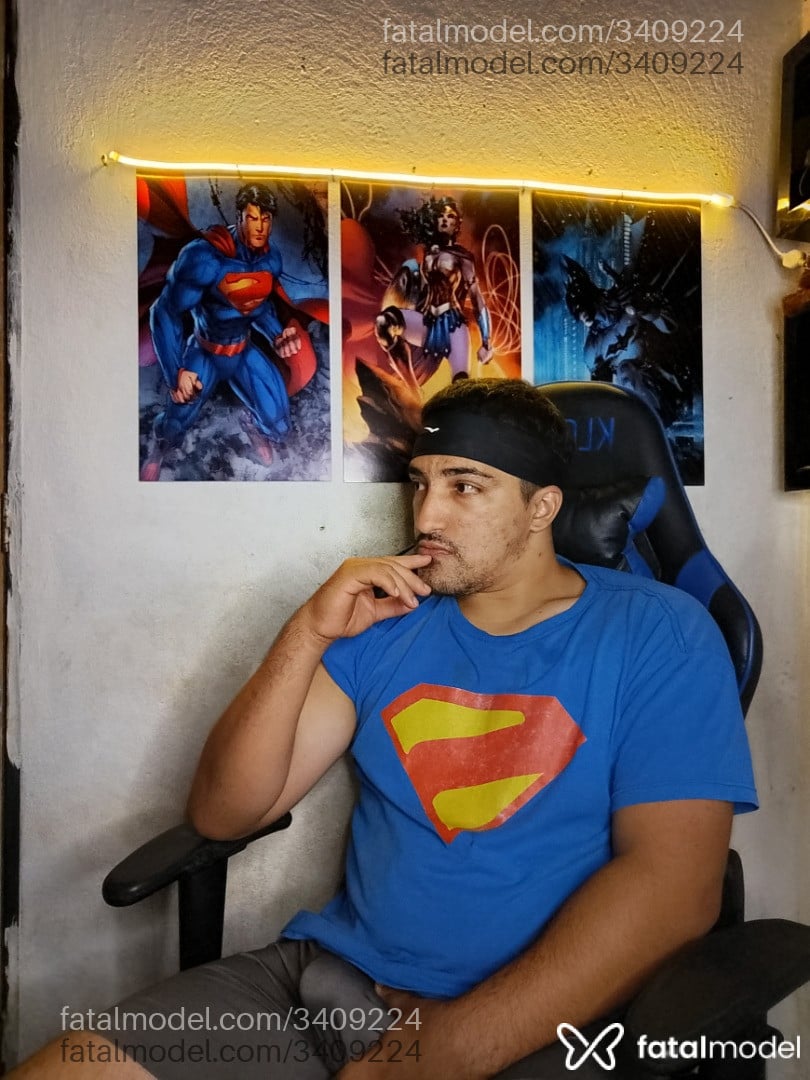 Acompanhante homem com cabelo castanho de olhos castanhos em Trindade - Lucas