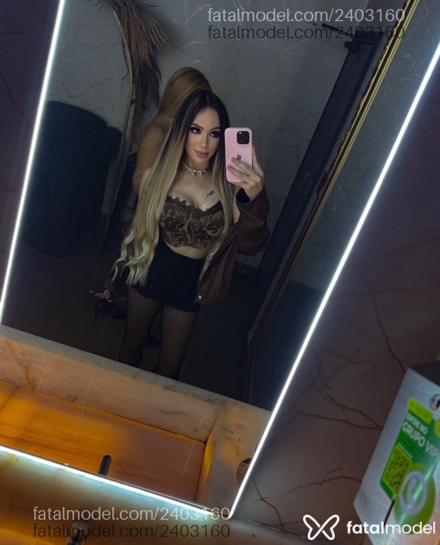Acompanhante mulher loira (o) de olhos mel em São José Acompanhante mulher loira (o) de olhos mel em São José - Lessa