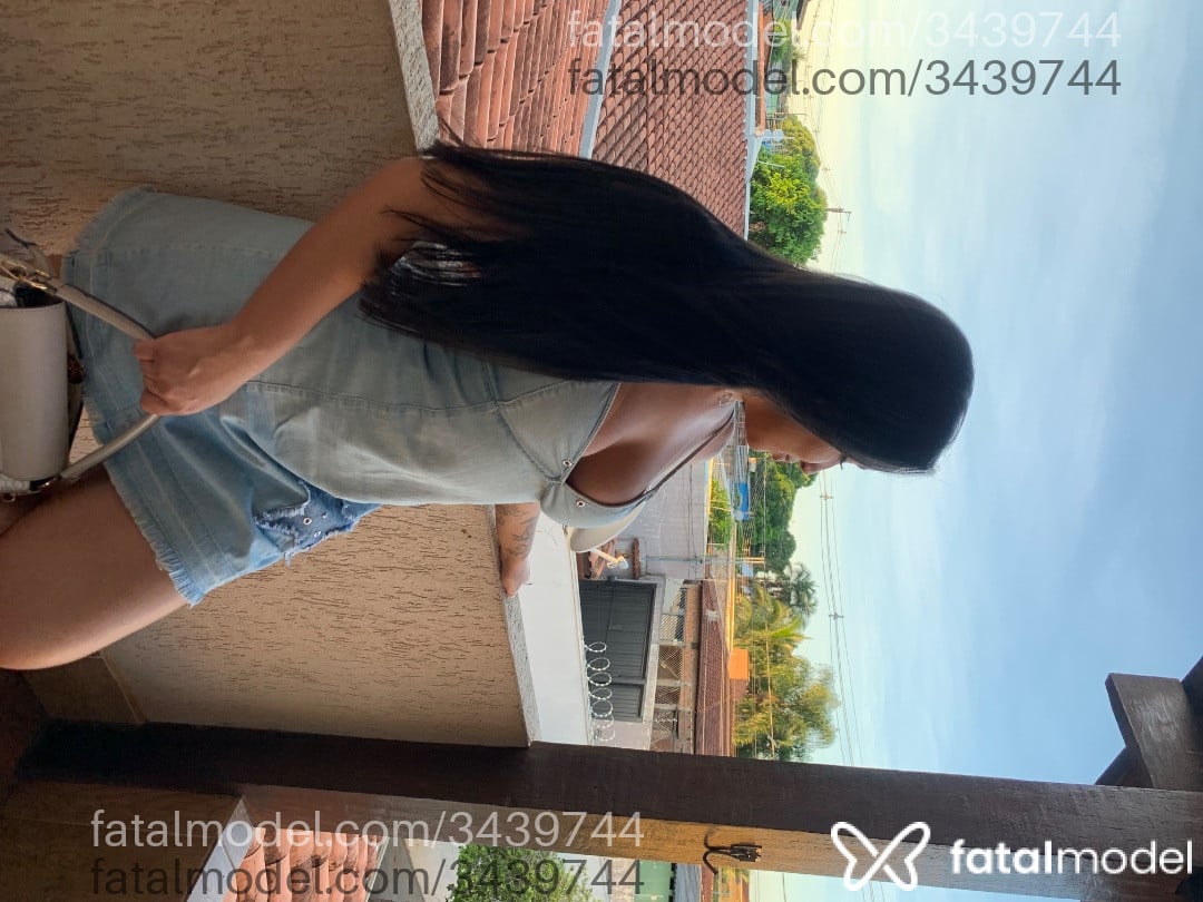 Acompanhante mulher morena (o) de olhos pretos em Umuarama Acompanhante mulher morena (o) de olhos pretos em Umuarama - Jade Ribeiro