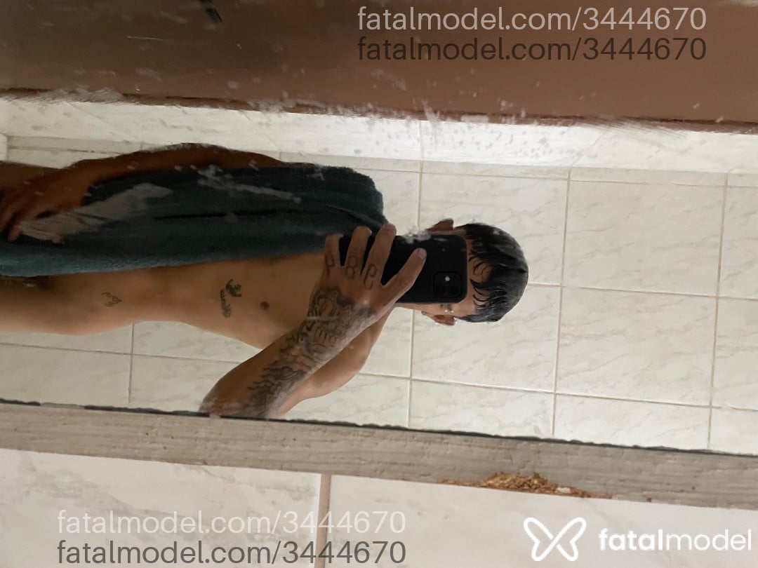 Acompanhante homem com cabelo castanho de olhos castanhos em Betim Acompanhante homem com cabelo castanho de olhos castanhos em Betim - Leandro