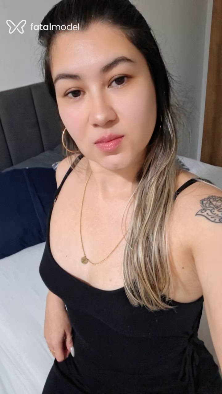 Acompanhante mulher loira (o) de olhos castanhos - Mika Nakamura