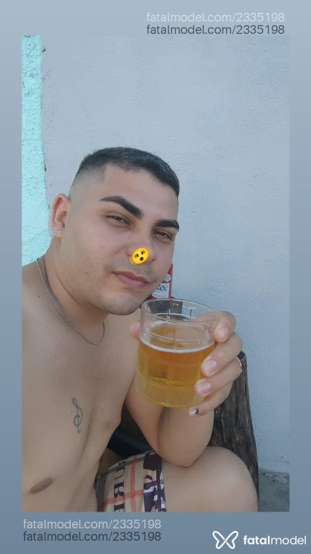 Acompanhante homem com cabelo grisalho de olhos castanhos em Itaberaí - Jhey