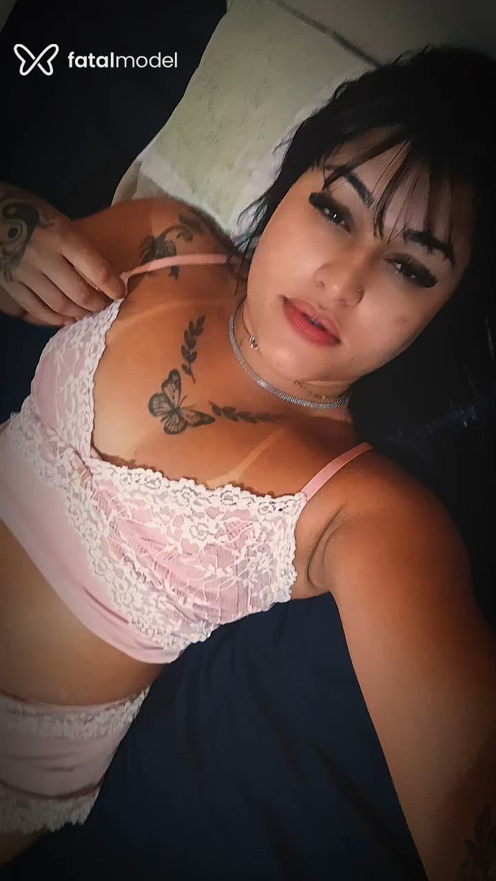 Acompanhante mulher morena (o) de olhos castanhos em Caldas Novas Acompanhante mulher morena (o) de olhos castanhos em Caldas Novas - Phaloma