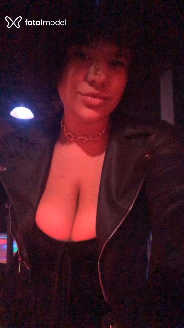 Acompanhante mulher morena (o) de olhos castanhos em Ouricuri - Bia Leite