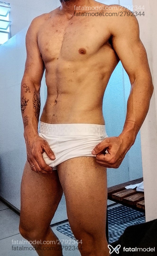 Acompanhante homem morena (o) de olhos castanhos em Pelotas - Dante