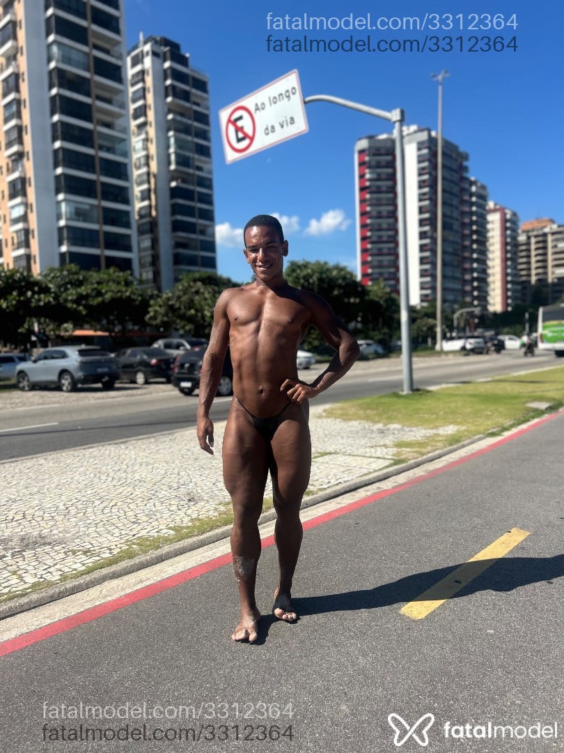Acompanhante homem morena (o) de olhos pretos - Nakamura Acompanhante homem morena (o) de olhos pretos - Nakamura