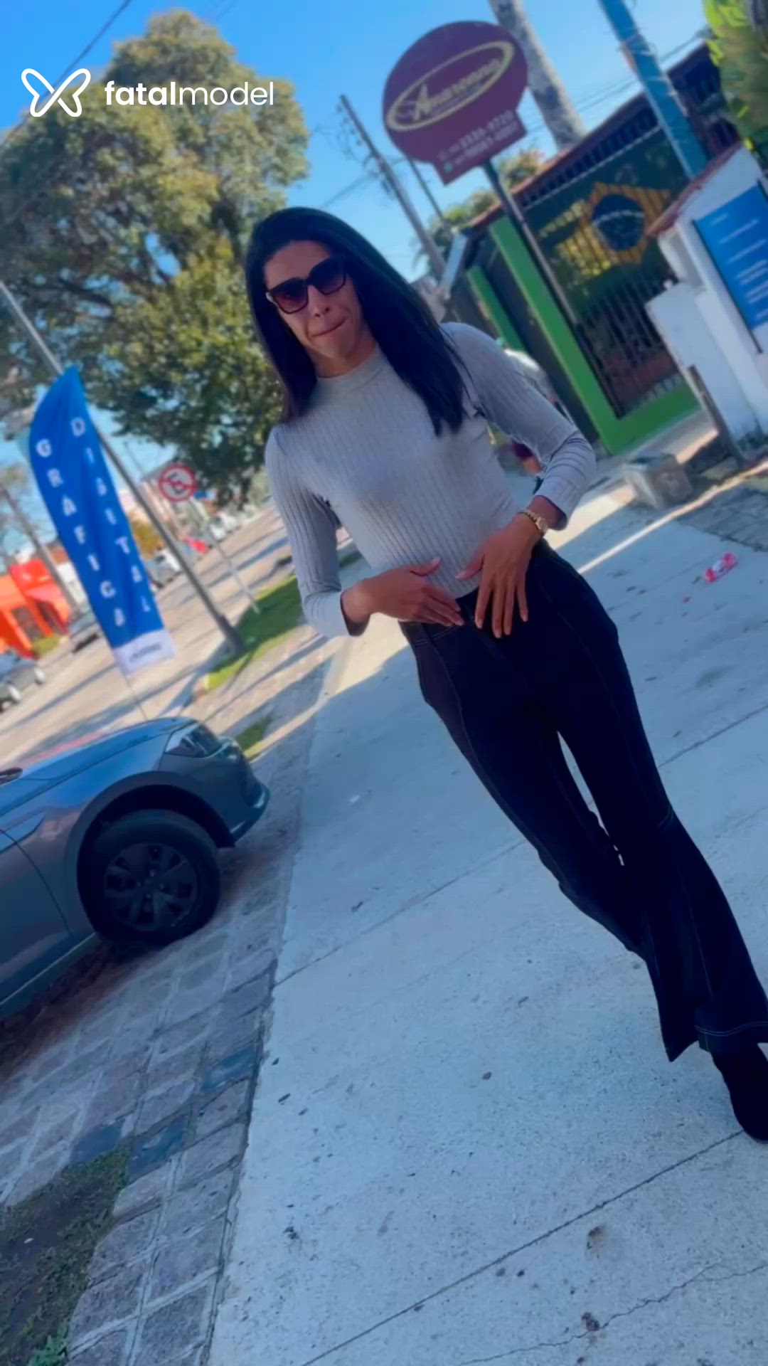 Acompanhante mulher trans com cabelo castanho de olhos castanhos em Curitiba - Stella Duarte