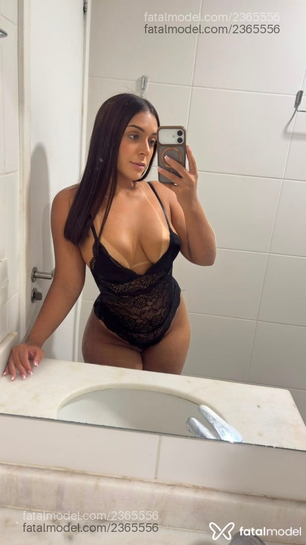 Acompanhante mulher morena (o) de olhos verdes - Aline Acompanhante mulher morena (o) de olhos verdes - Aline