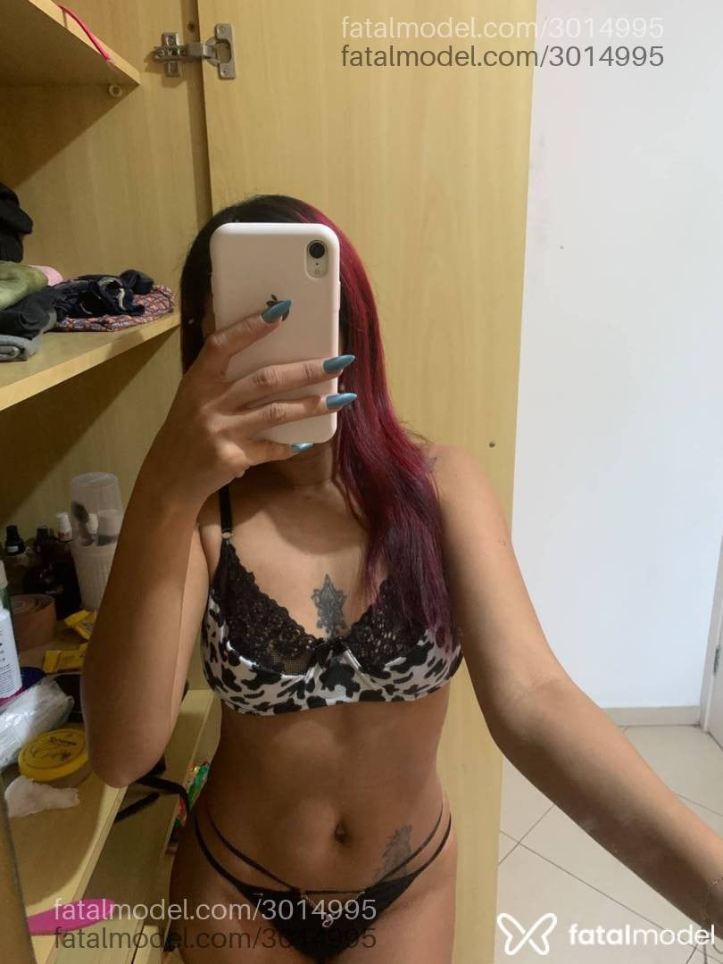 Acompanhante mulher morena (o) de olhos castanhos - Emily Nogueira
