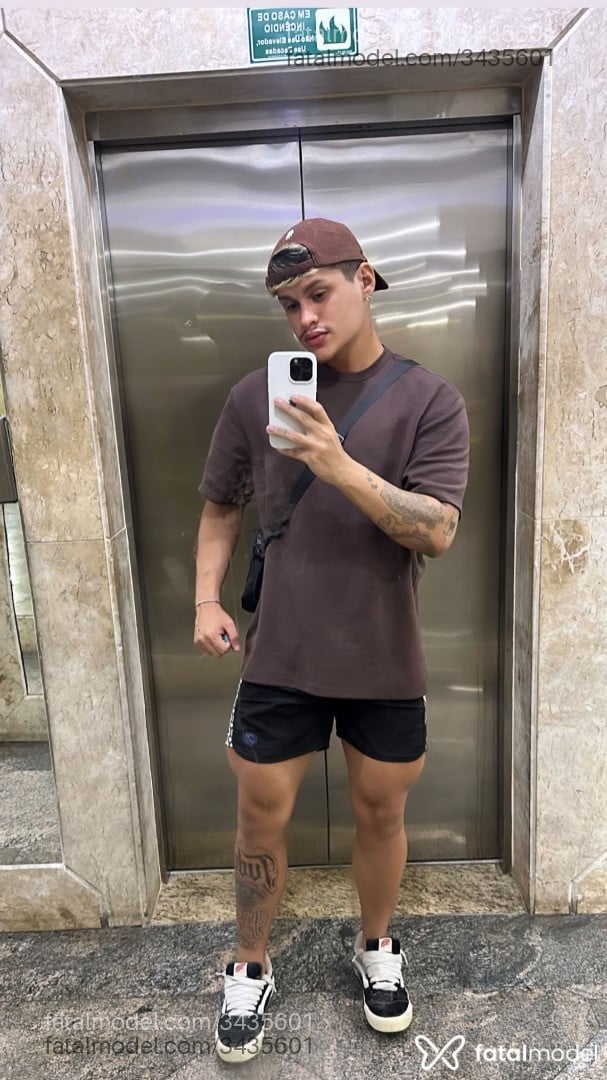 Acompanhante homem com cabelo castanho de olhos pretos em Recife - Gael Saraiva
