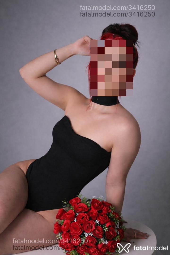 Acompanhante mulher ruiva (o) de olhos pretos - Lady Emy Acompanhante mulher ruiva (o) de olhos pretos - Lady Emy