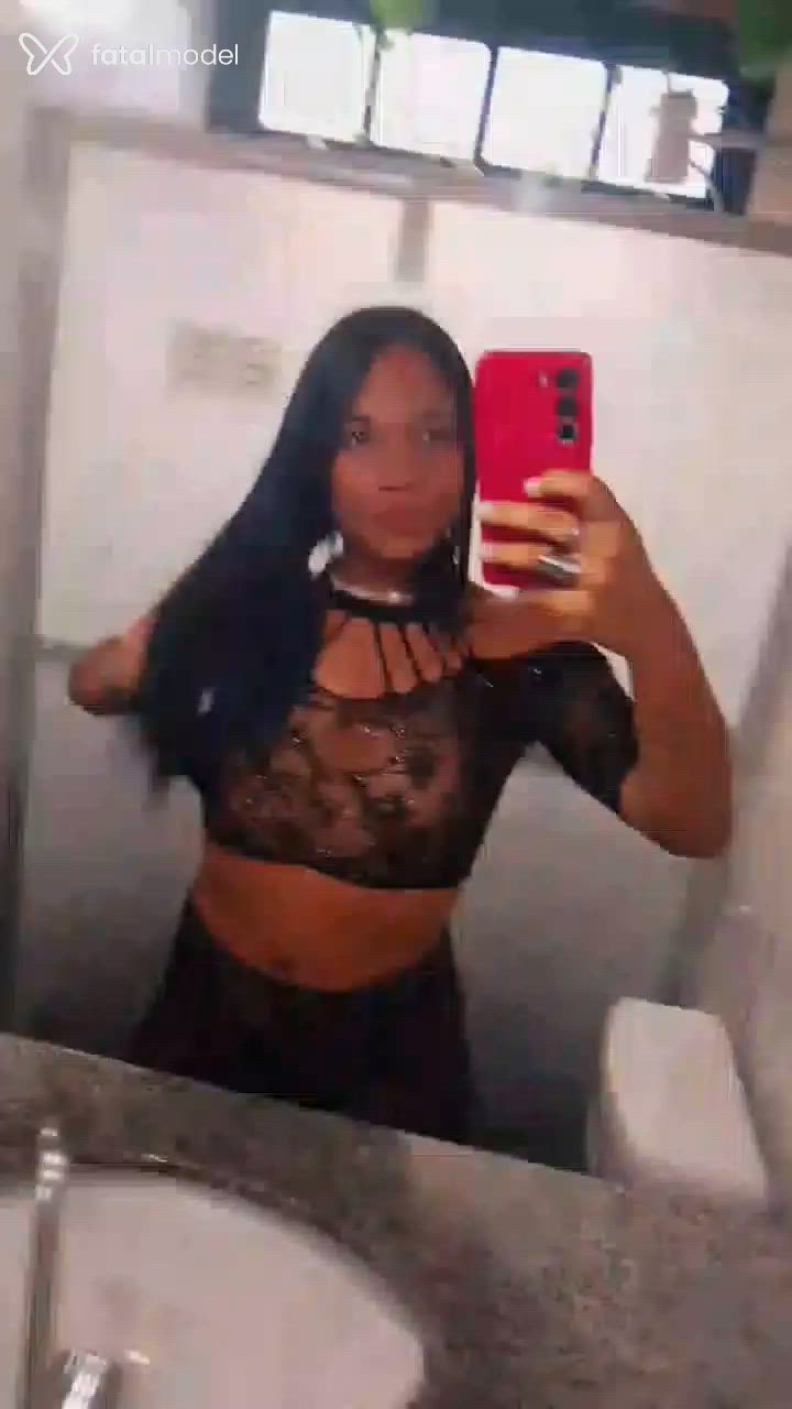 Acompanhante mulher morena (o) de olhos castanhos em Petrópolis Acompanhante mulher morena (o) de olhos castanhos em Petrópolis - Vicky