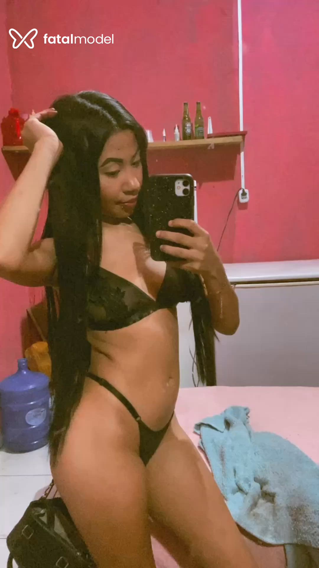 Acompanhante mulher com cabelo castanho de olhos pretos - Milly Acompanhante mulher com cabelo castanho de olhos pretos - Milly