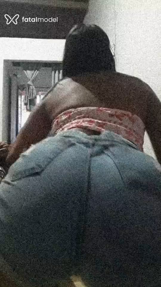 Acompanhante mulher com cabelo castanho de olhos castanhos em Itacaré Acompanhante mulher com cabelo castanho de olhos castanhos em Itacaré - Monny