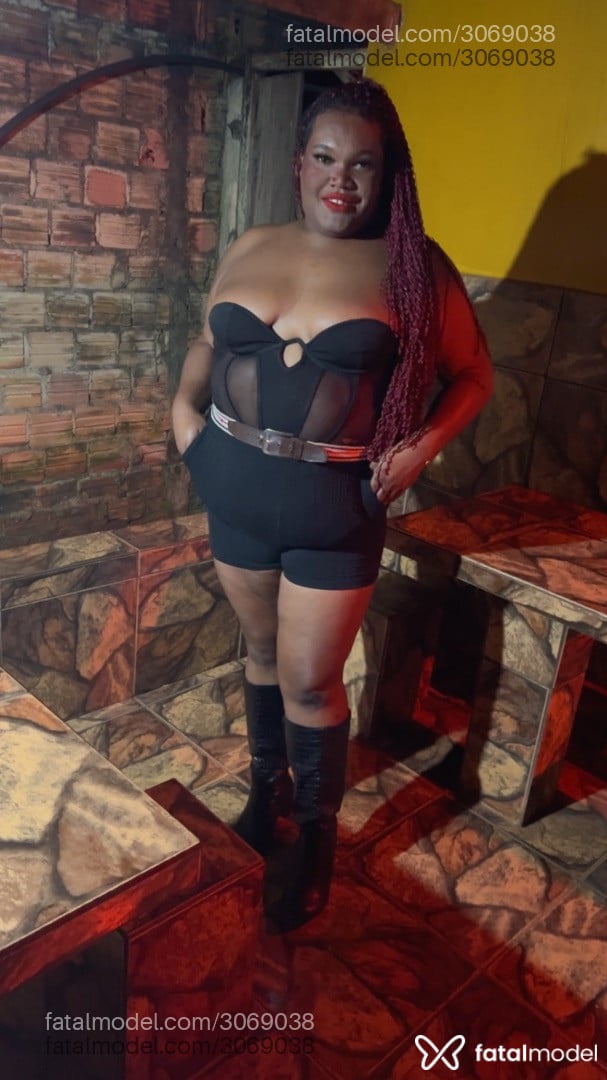 Acompanhante mulher trans morena (o) de olhos pretos em Taquarituba - Brenda Mansur