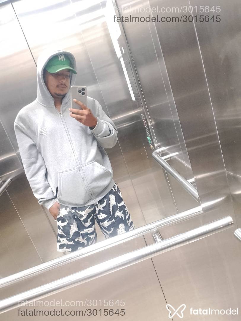 Acompanhante homem morena (o) de olhos castanhos em Curvelo Acompanhante homem morena (o) de olhos castanhos em Curvelo - Vtzada