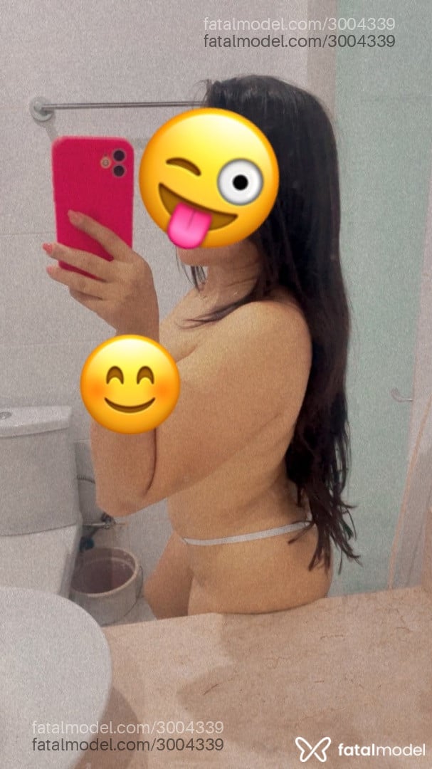 Acompanhante mulher morena (o) de olhos pretos - Melina