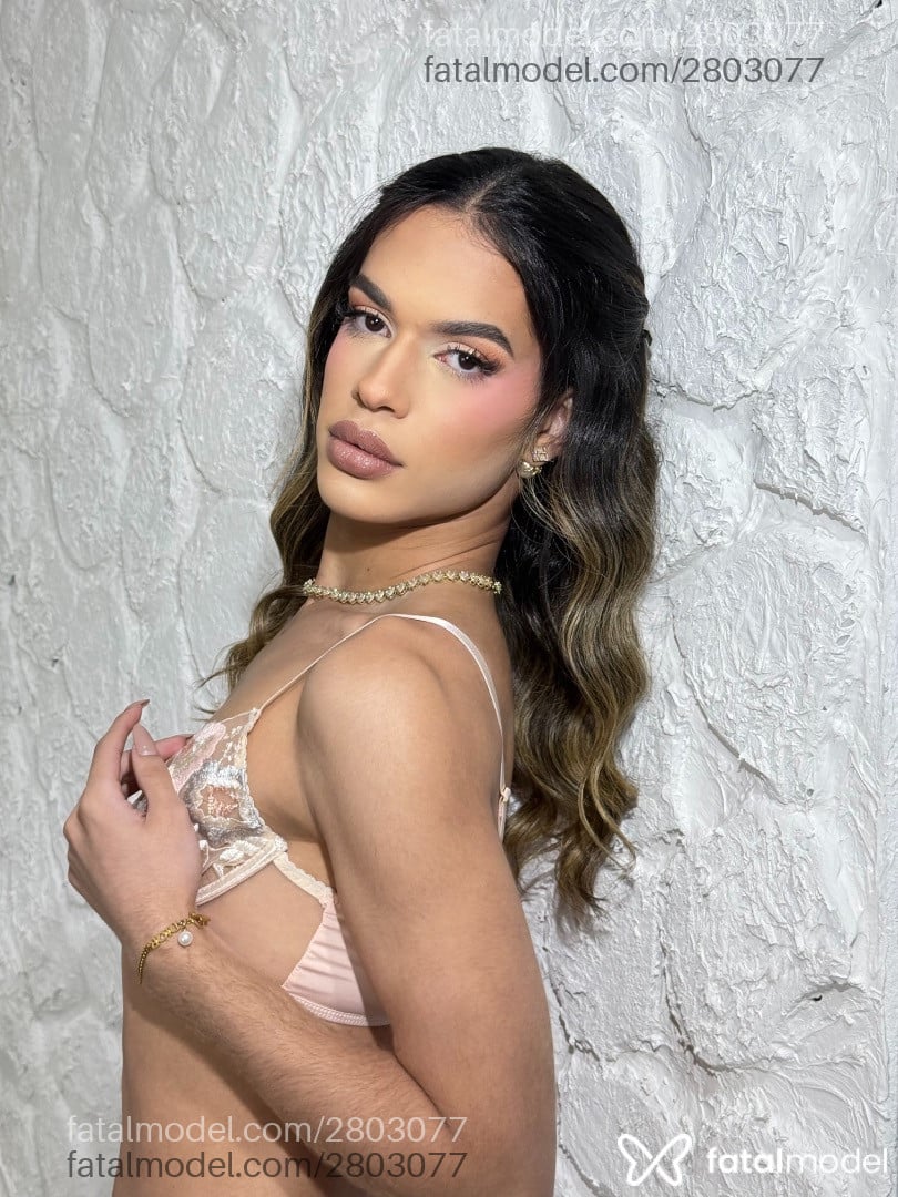Acompanhante mulher trans loira (o) de olhos castanhos em Balneário Camboriú Acompanhante mulher trans loira (o) de olhos castanhos em Balneário Camboriú - Ana Bia