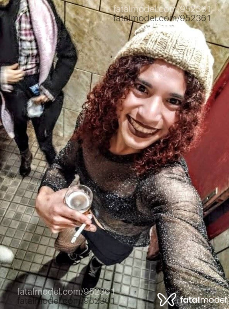 Acompanhante mulher trans ruiva (o) de olhos castanhos em Serafina Corrêa - Crys Rosa