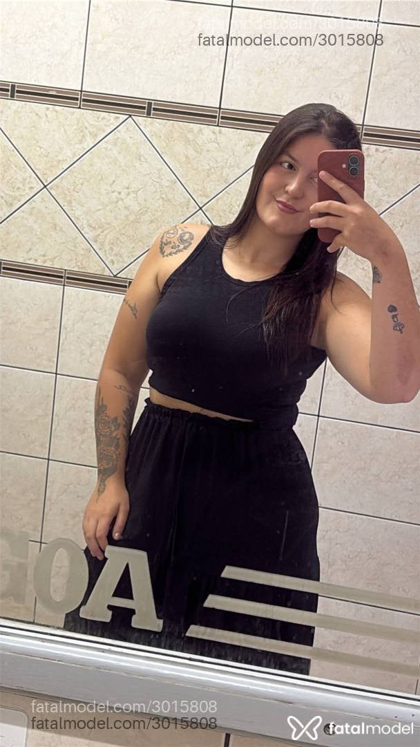 Acompanhante mulher com cabelo castanho de olhos mel em Jeceaba - Agata