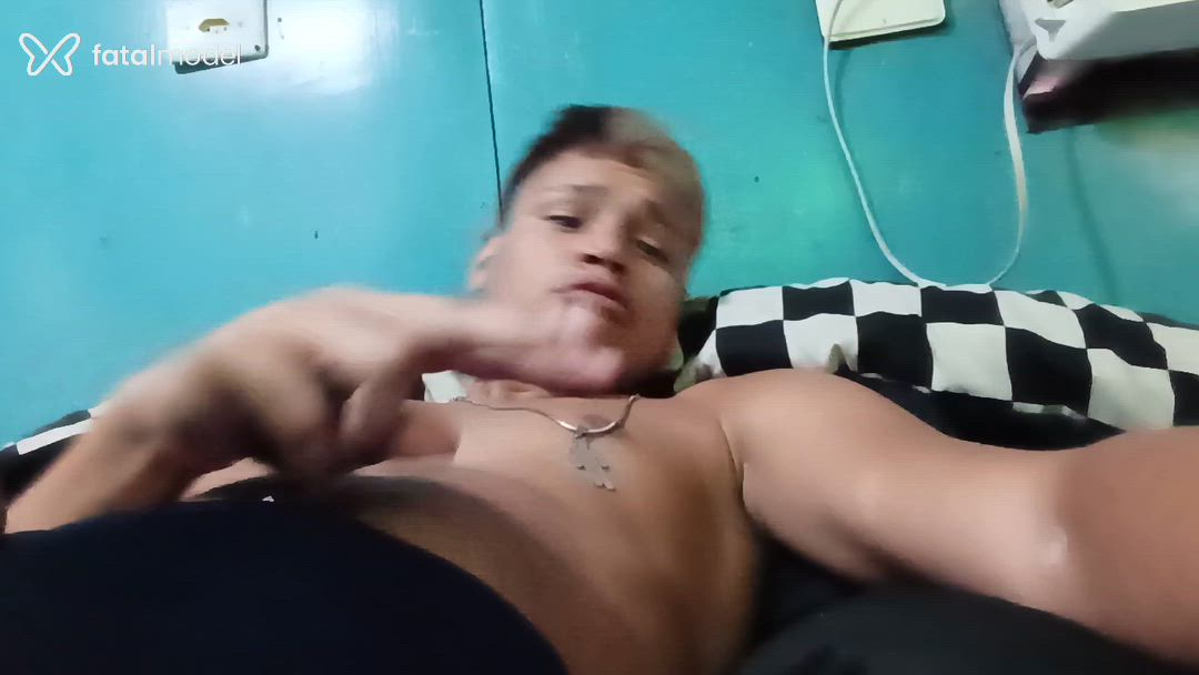 Acompanhante homem com cabelo colorido de olhos castanhos em Manaus - Max