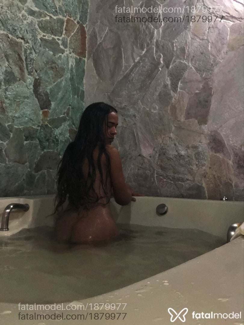 Acompanhante mulher trans com cabelo castanho de olhos pretos - Gabrielly Acompanhante mulher trans com cabelo castanho de olhos pretos - Gabrielly