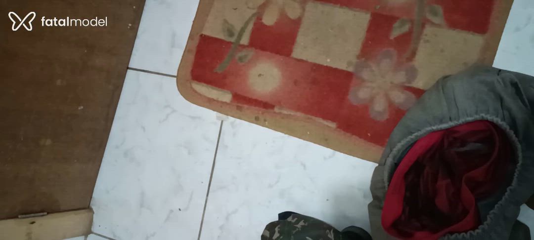Acompanhante homem sem cabelo de olhos cinza - João Carlos