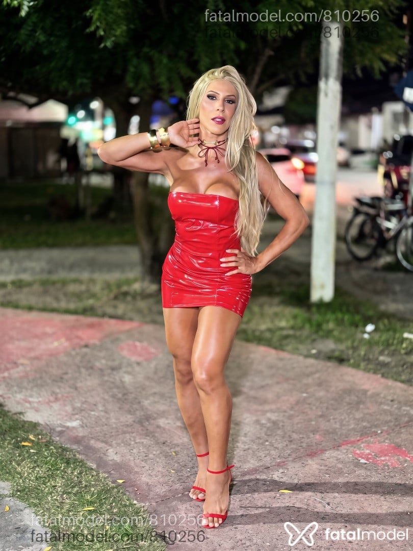 Acompanhante travesti loira (o) de olhos castanhos em Salvador Acompanhante travesti loira (o) de olhos castanhos em Salvador - Bela Araujo