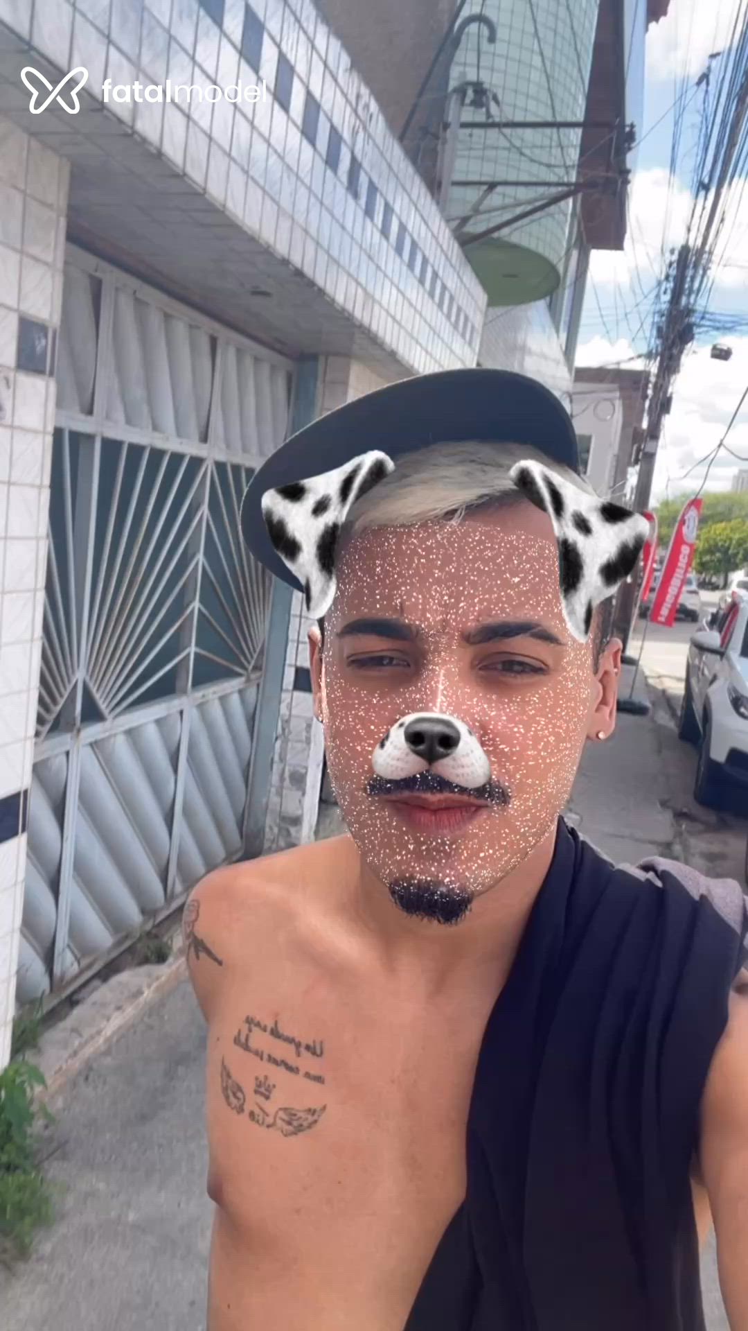 Acompanhante homem com cabelo colorido de olhos pretos em Caruaru - Sales