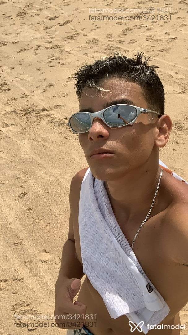 Acompanhante homem morena (o) de olhos verdes em Recife - Eduardo Braga