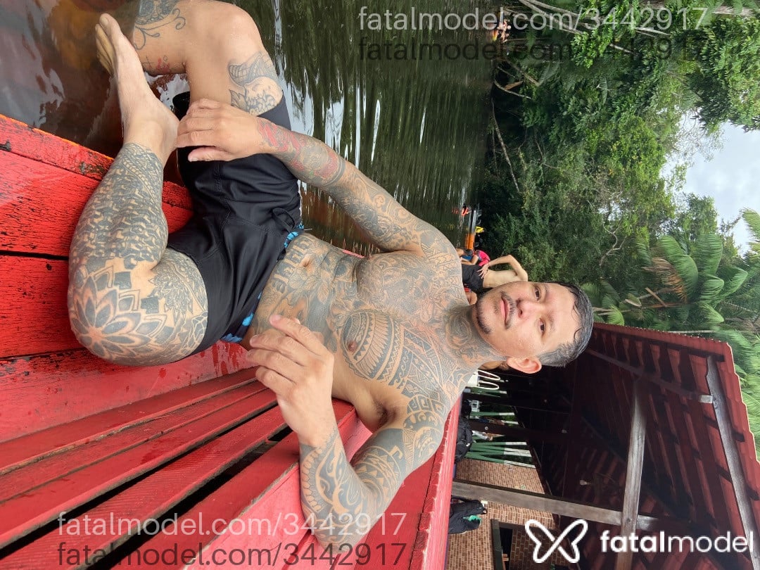 Acompanhante homem morena (o) de olhos pretos em Curitiba Acompanhante homem morena (o) de olhos pretos em Curitiba - Eduardo Oliveira