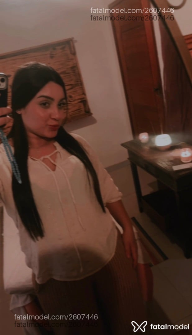 Acompanhante mulher morena (o) de olhos castanhos em Maricá Acompanhante mulher morena (o) de olhos castanhos em Maricá - Branca