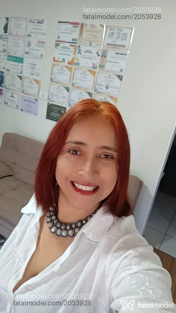 Acompanhante mulher ruiva (o) de olhos castanhos em Santo Antônio da Platina - Eliane Massoterape
