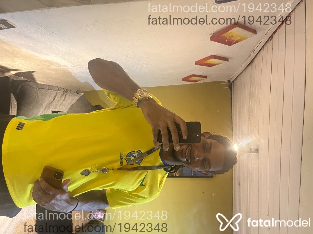 Acompanhante homem morena (o) de olhos castanhos em Virtual - felipe
