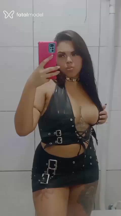 Acompanhante mulher morena (o) de olhos castanhos - Jennifer Acompanhante mulher morena (o) de olhos castanhos - Jennifer