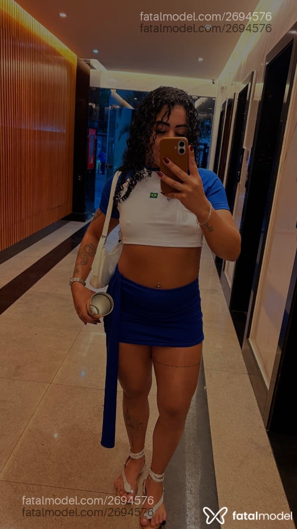 Acompanhante mulher morena (o) de olhos pretos em Vila Velha - Khailla